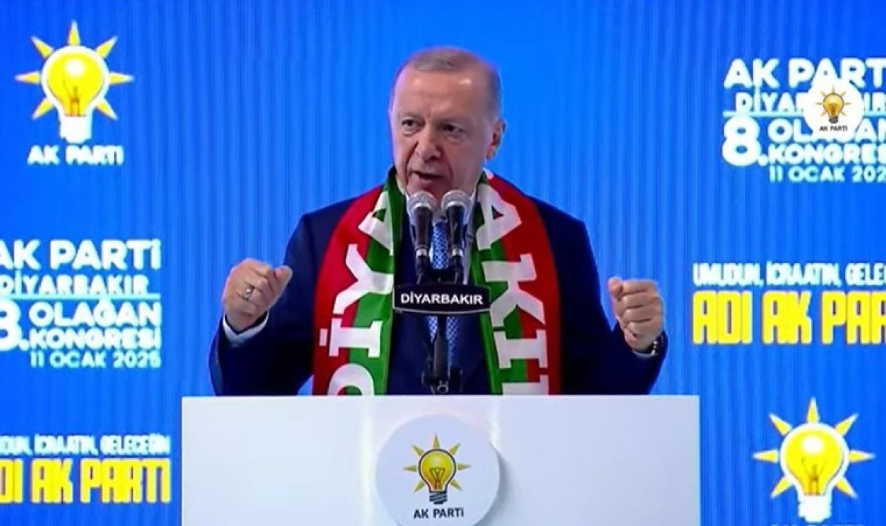 Erdoğan Diyarbakır'da 'Biji serok Erdoğan!' sloganları eşliğinde konuştu